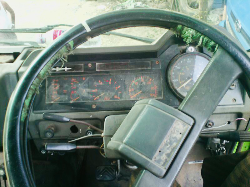 NISSAN DIESEL  1990 RE10 CW67GT Diesel Tractor Head (6x4) (RHD) (014465)