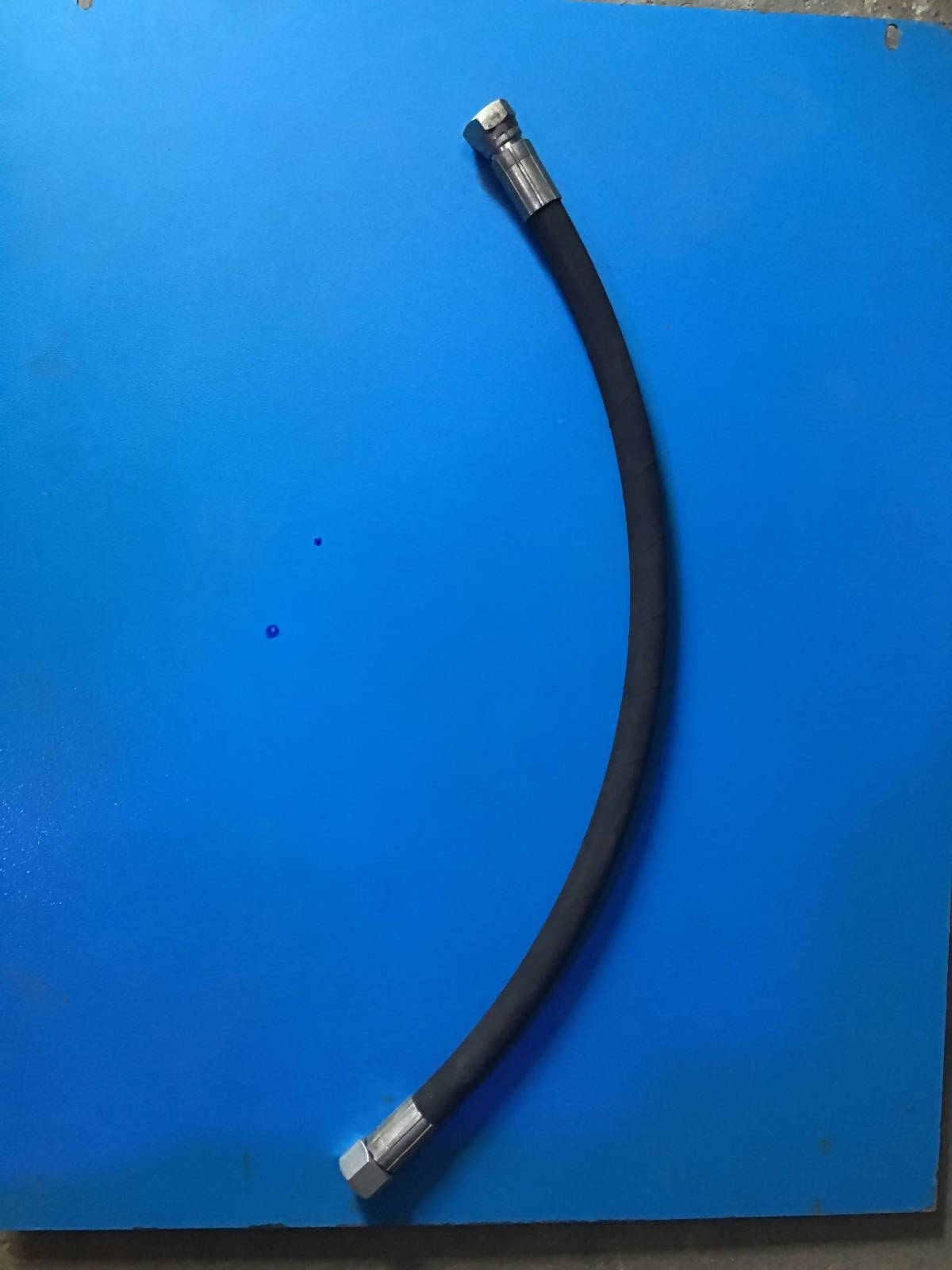 Air Brake Chamber Hose Assembly: 3/8" x R1 Hose With (Female)(M 18-1.5-06) x(Female) (M 18-1.5-06) ;Winflex၊ 24" Long (115269) Assy